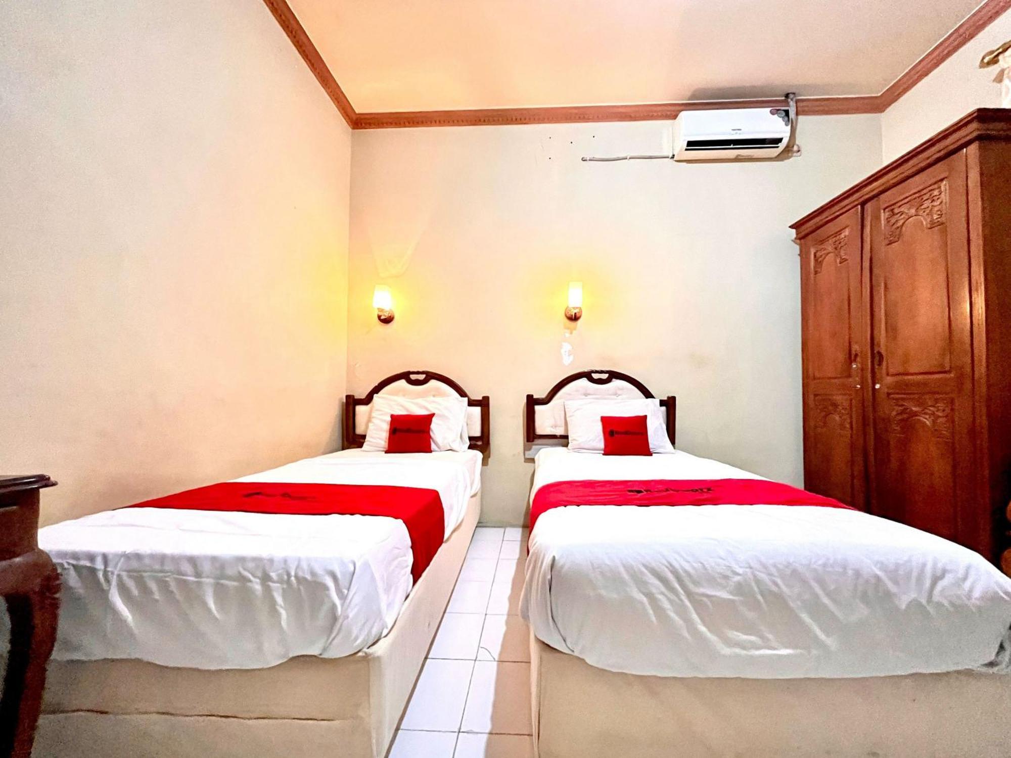 Reddoorz At Hotel Madani Syariah Lempuyangan Yogyakarta Esterno foto