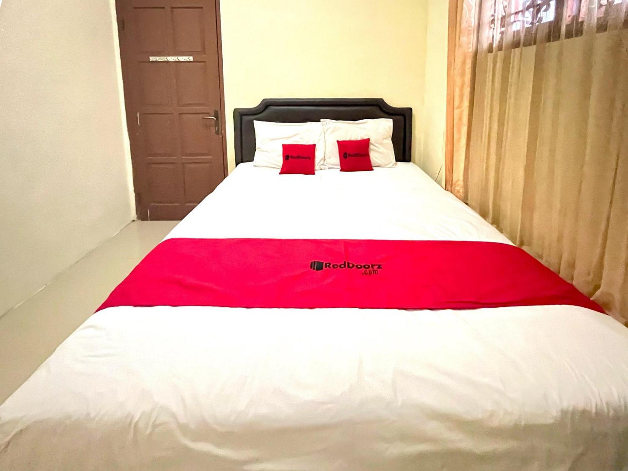 Reddoorz At Hotel Madani Syariah Lempuyangan Yogyakarta Esterno foto