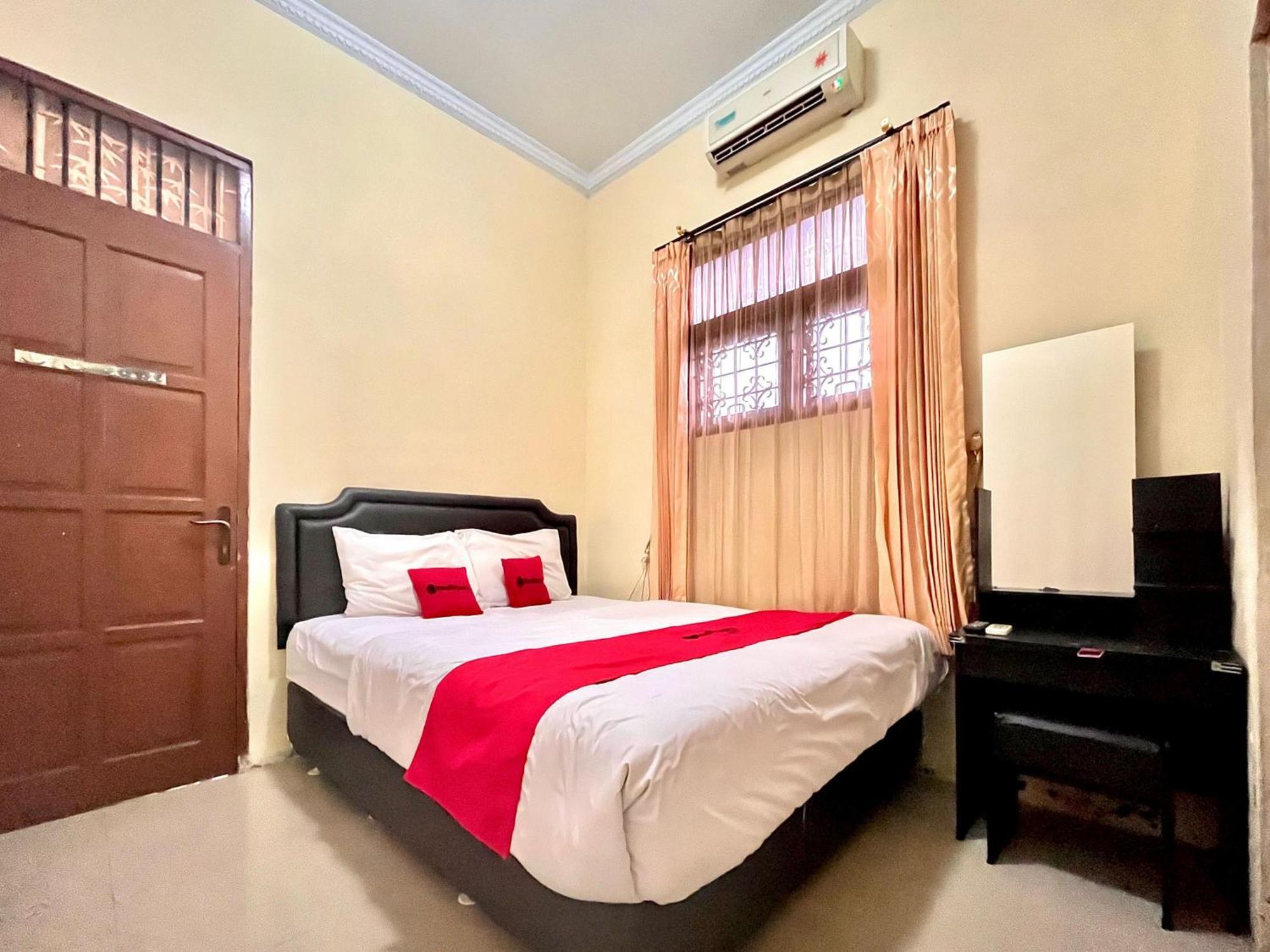 Reddoorz At Hotel Madani Syariah Lempuyangan Yogyakarta Esterno foto