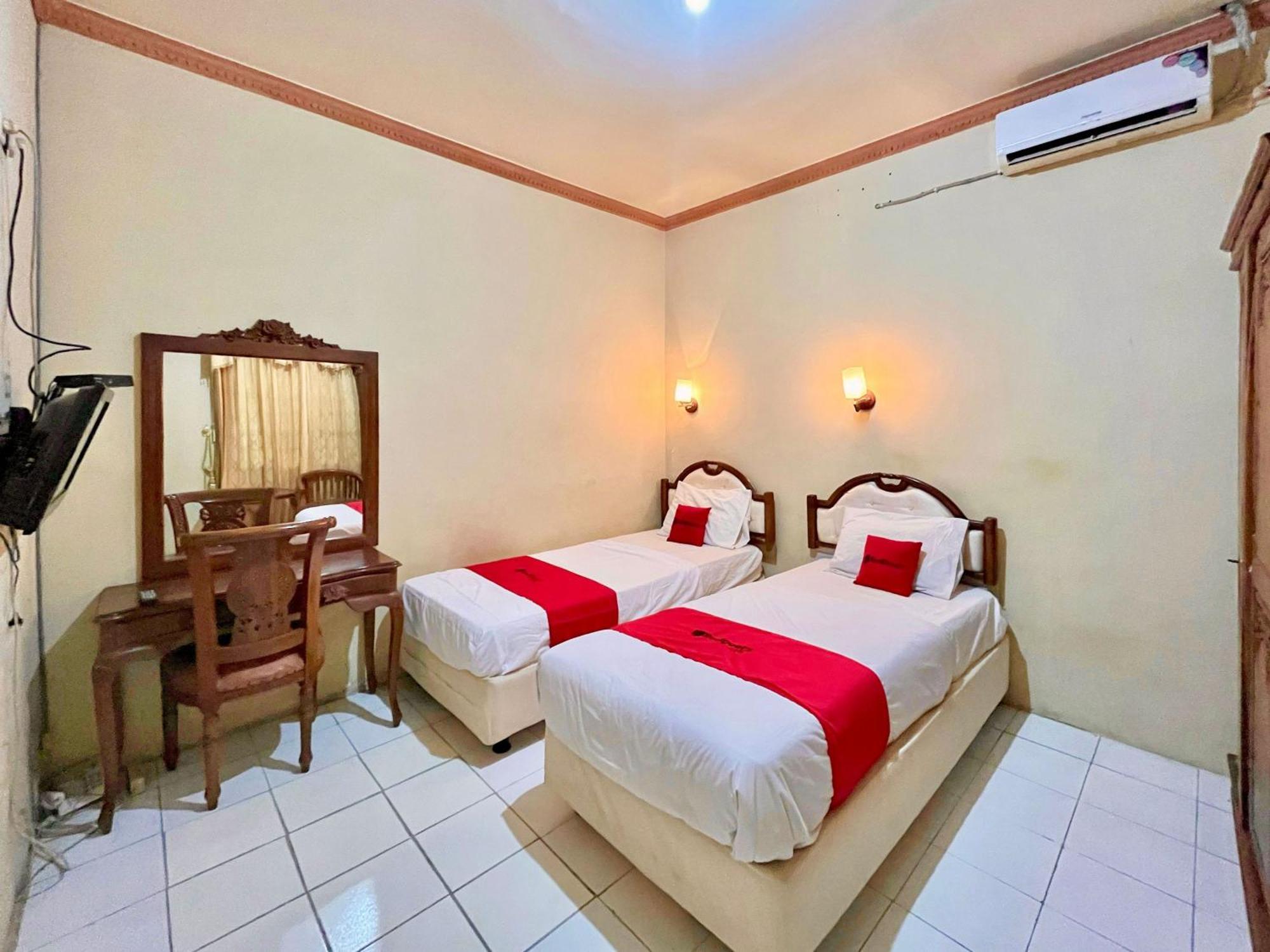 Reddoorz At Hotel Madani Syariah Lempuyangan Yogyakarta Esterno foto