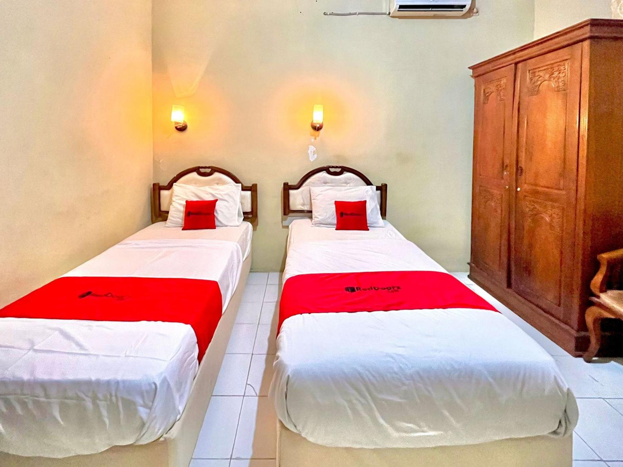 Reddoorz At Hotel Madani Syariah Lempuyangan Yogyakarta Esterno foto